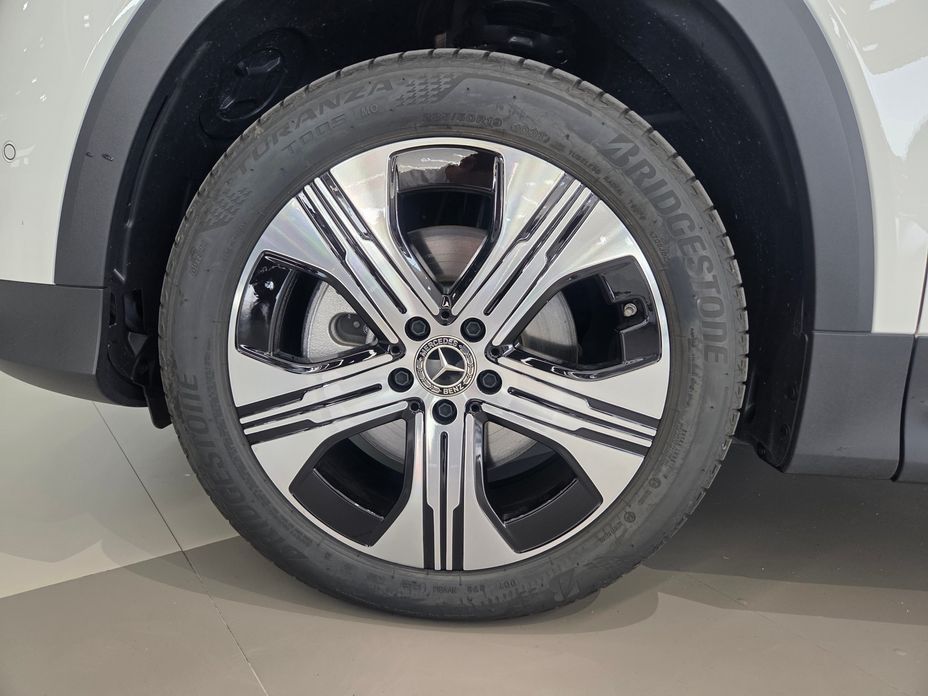 Mercedes-Benz EQB 2025