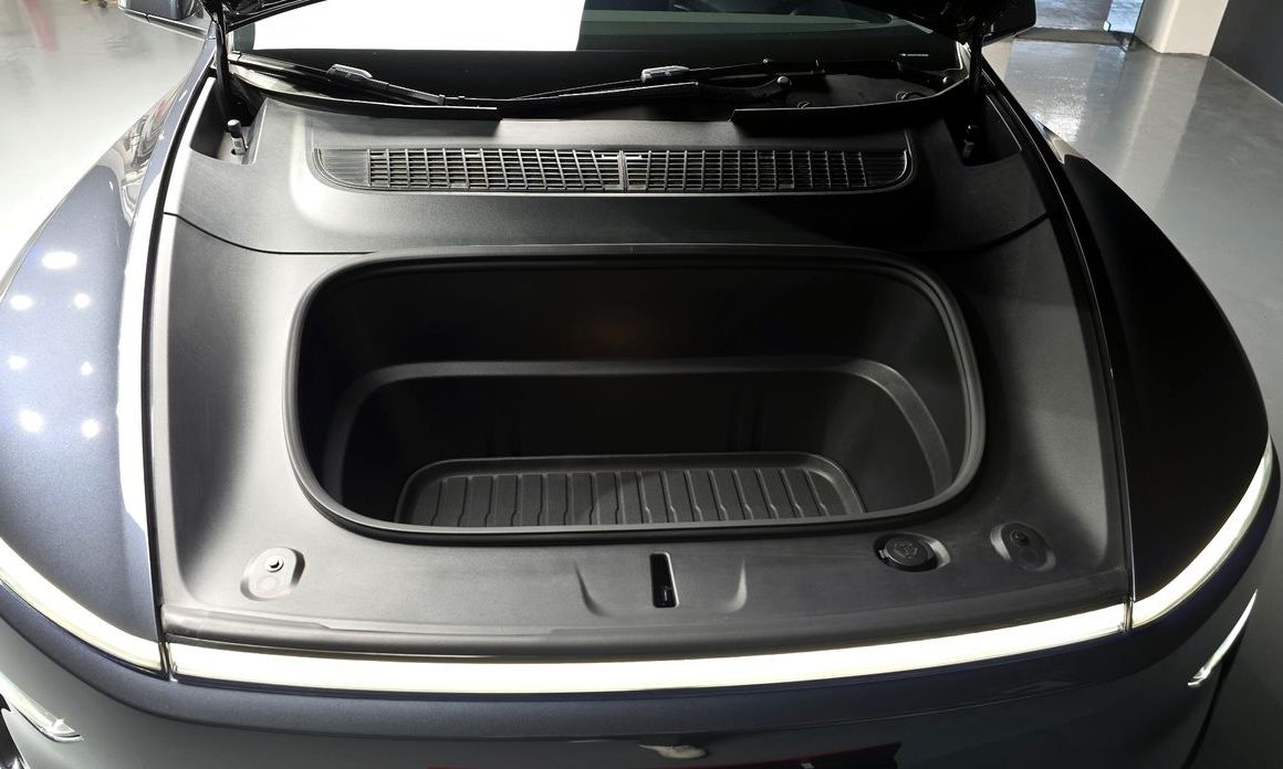 Tesla Model Y 2025