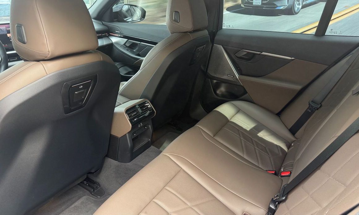 BMW 5-Series 2024