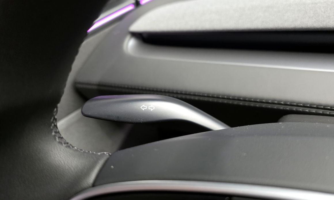 Tesla Model Y 2025