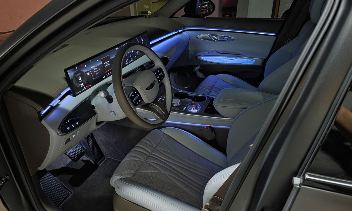 Genesis GV70 2025