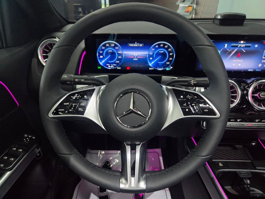 Mercedes-Benz EQB 2025