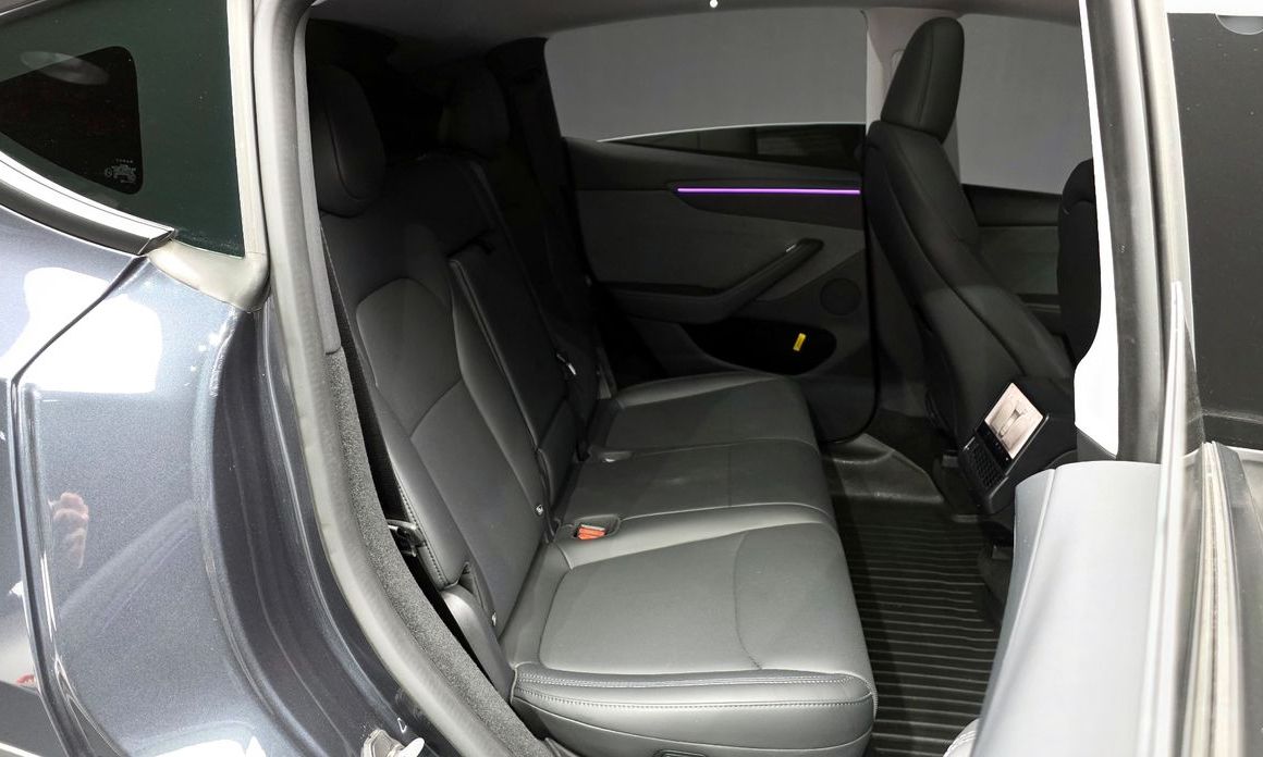 Tesla Model Y 2025