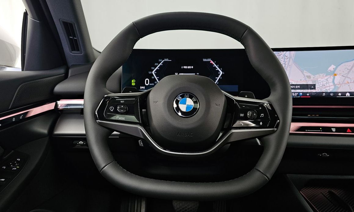 BMW 5-Series 2025