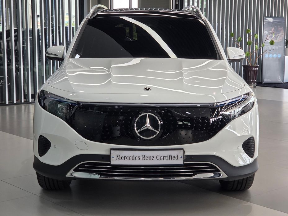 Mercedes-Benz EQB 2025