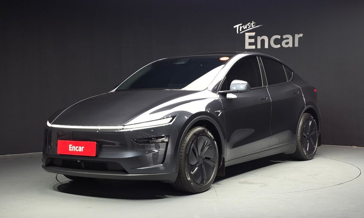 Tesla Model Y 2025