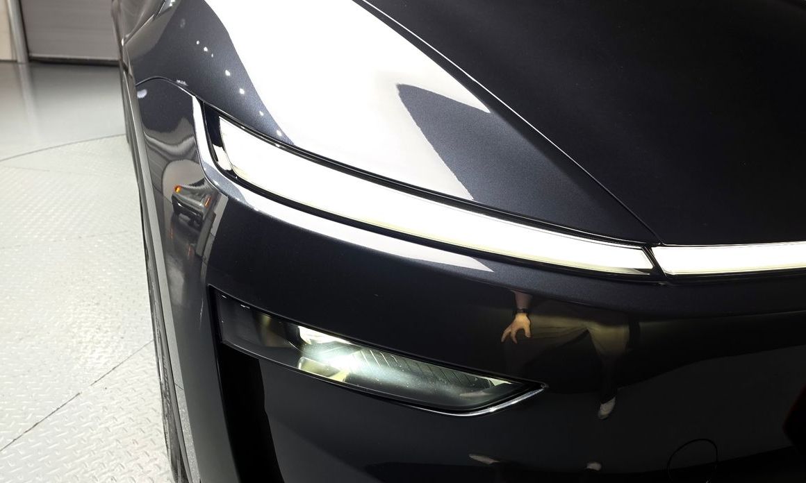 Tesla Model Y 2025
