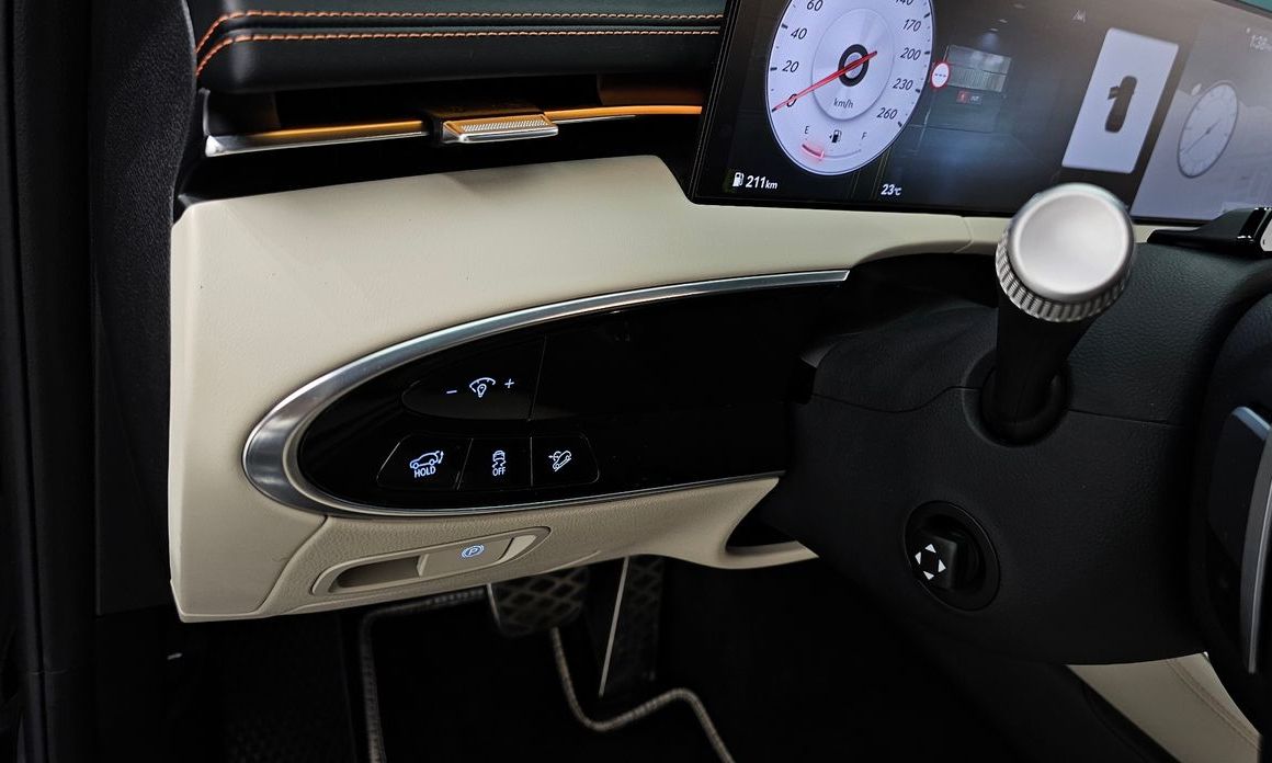 Genesis GV70 2025