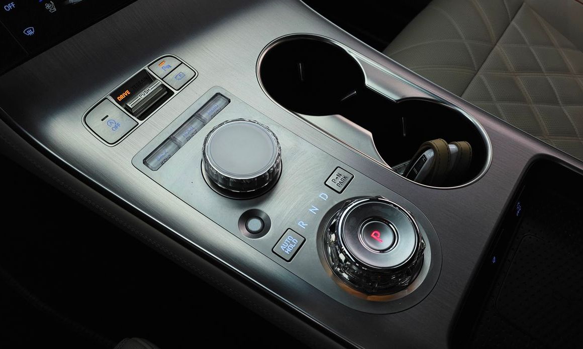 Genesis GV70 2025