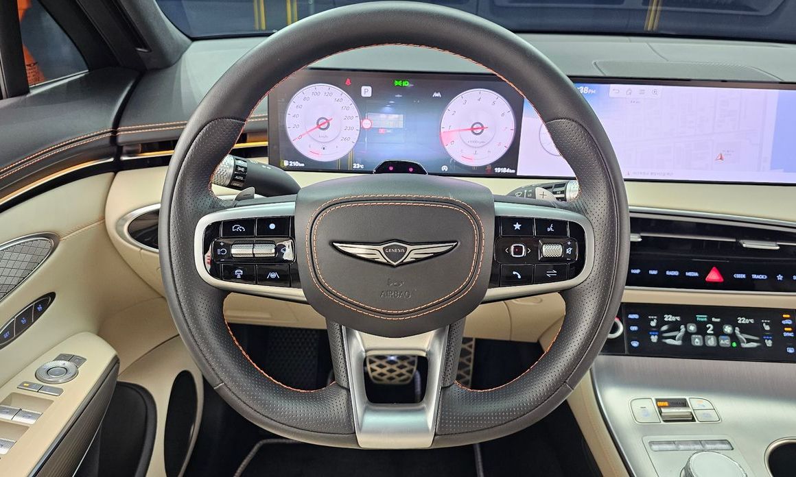 Genesis GV70 2025