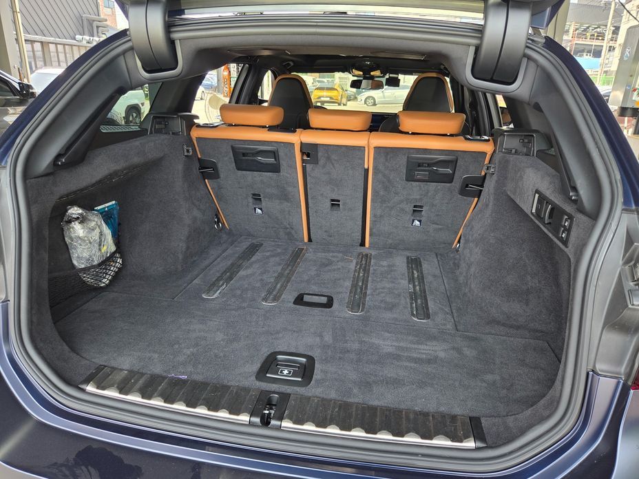 BMW 3-Series 2023