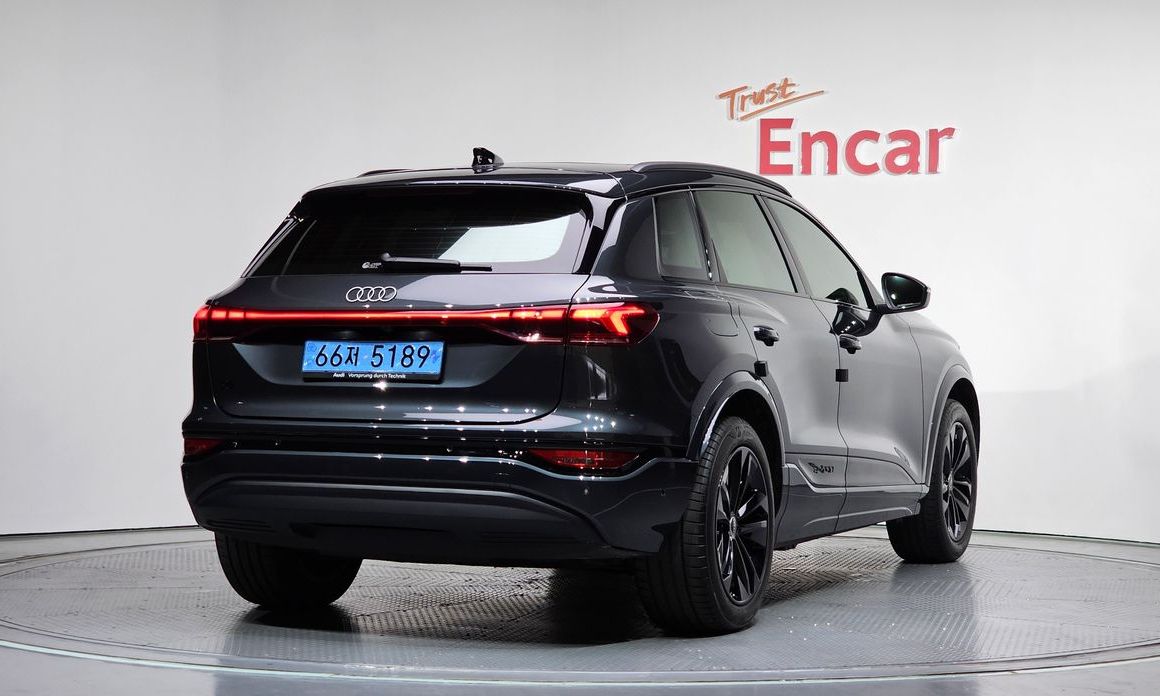 Audi Q6 e-tron 2025
