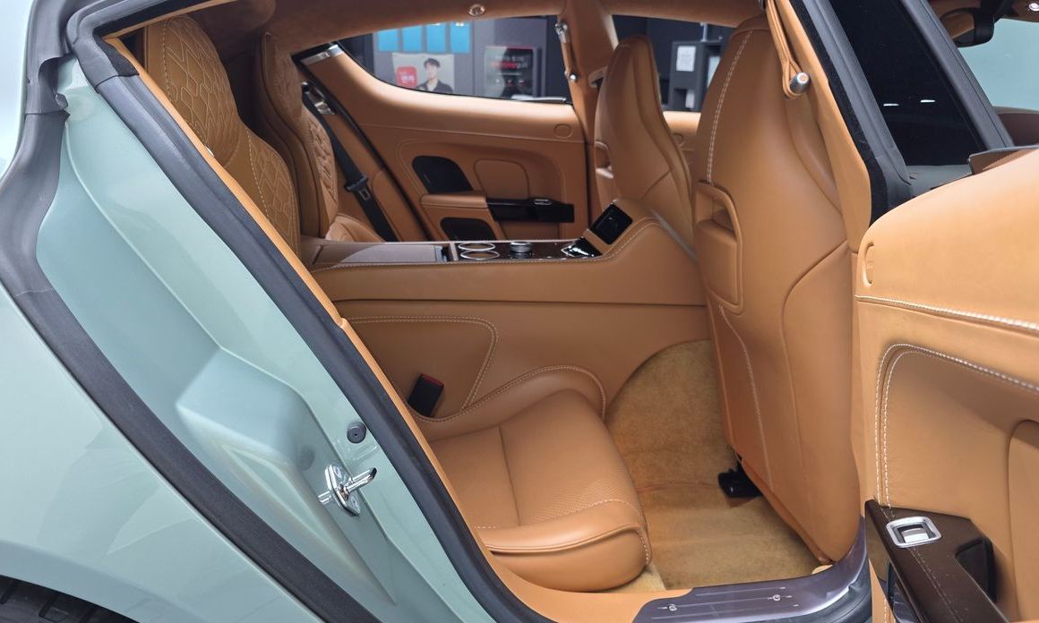 Astonmartin Rapide 2017