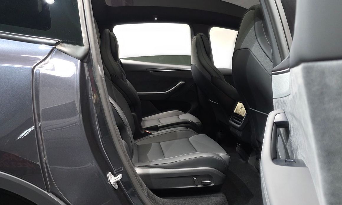 Tesla Model Y 2026