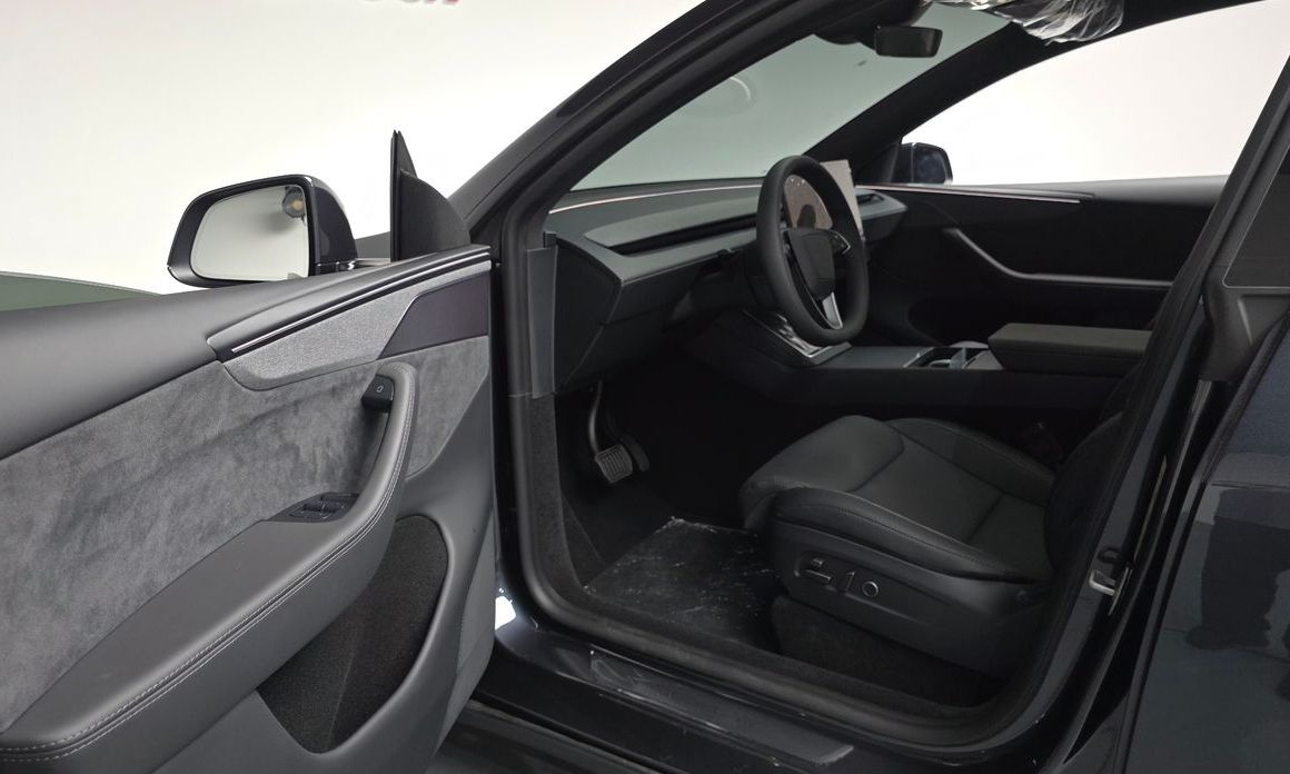 Tesla Model Y 2026