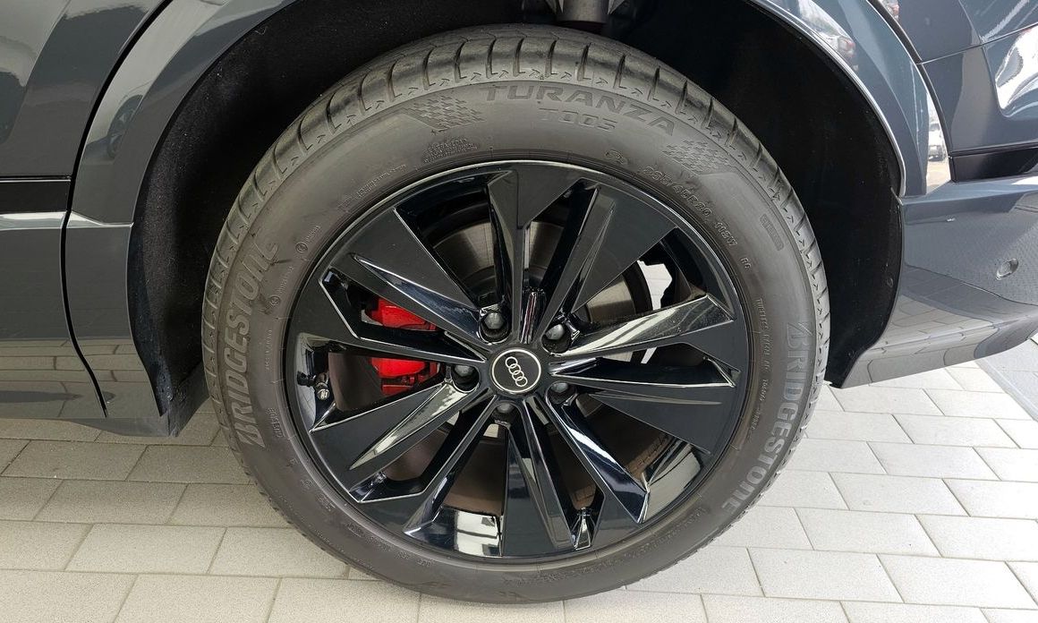 Audi Q6 e-tron 2025