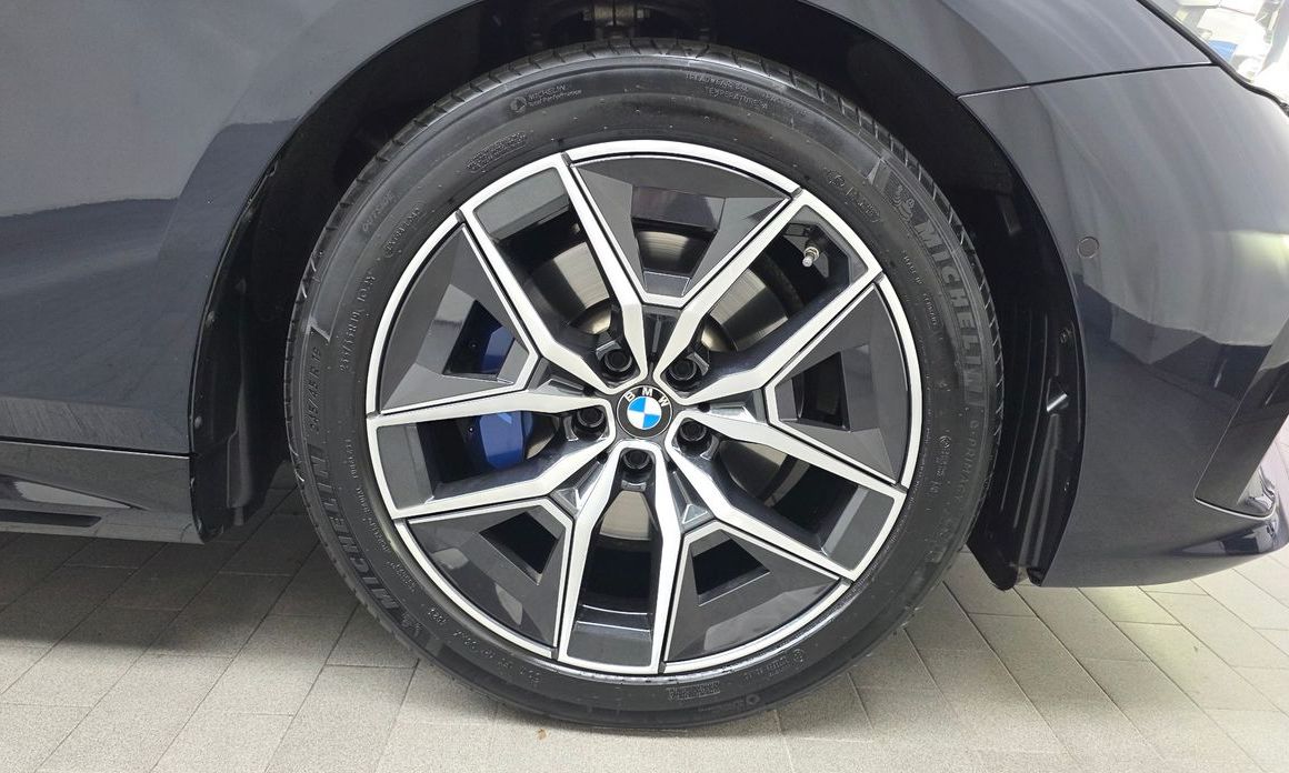 BMW 5-Series 2024
