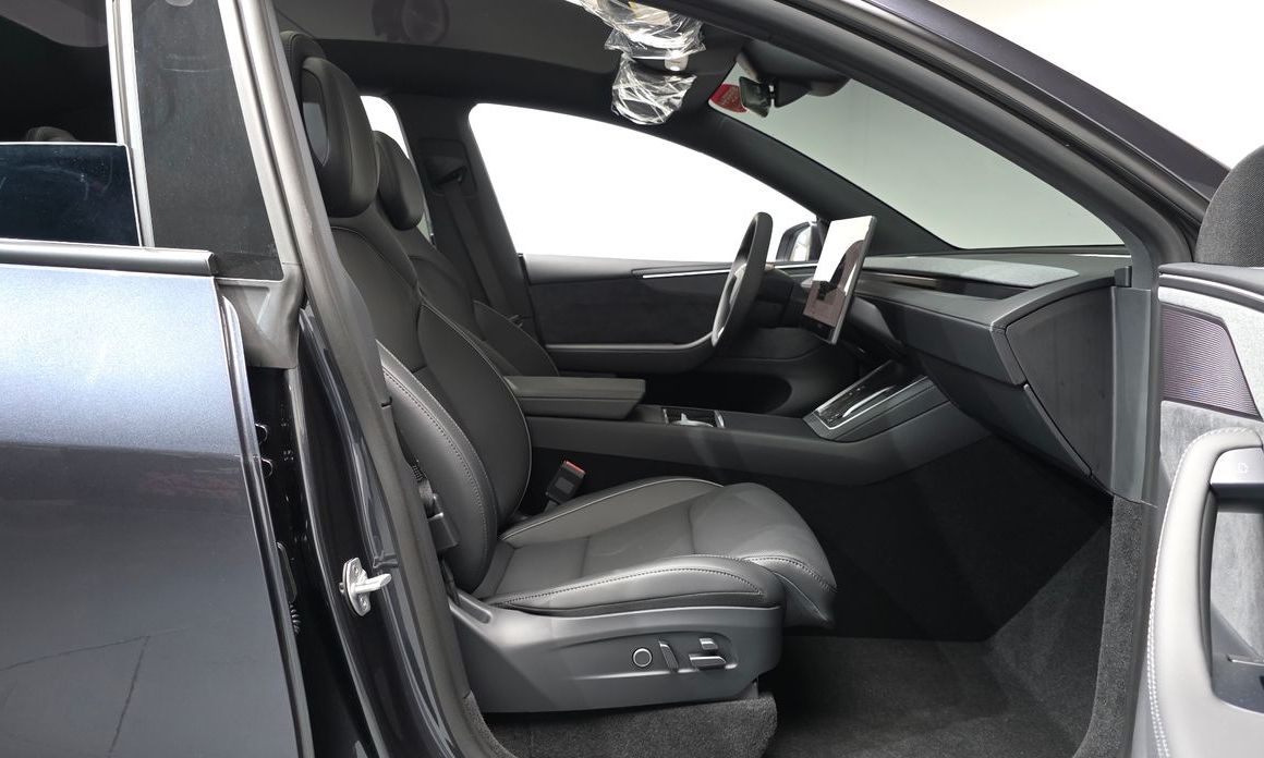 Tesla Model Y 2026