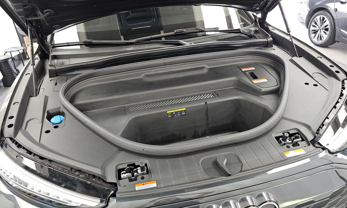 Audi Q6 e-tron 2025