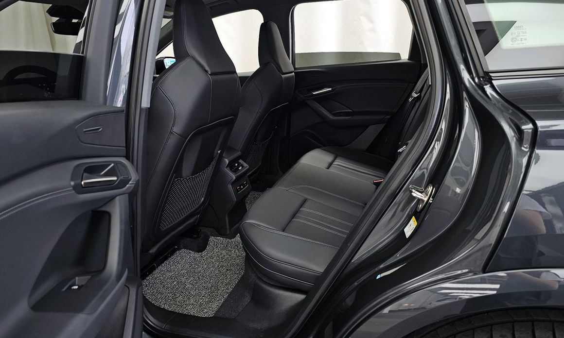 Audi Q6 e-tron 2025
