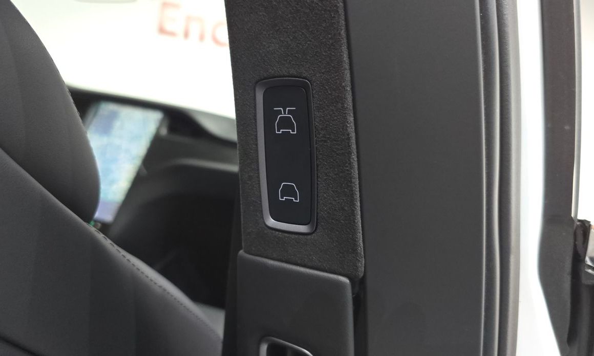 Tesla Model X 2018