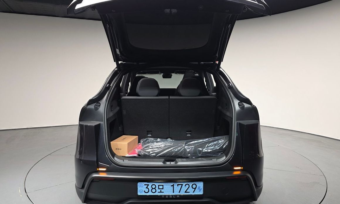 Tesla Model Y 2026