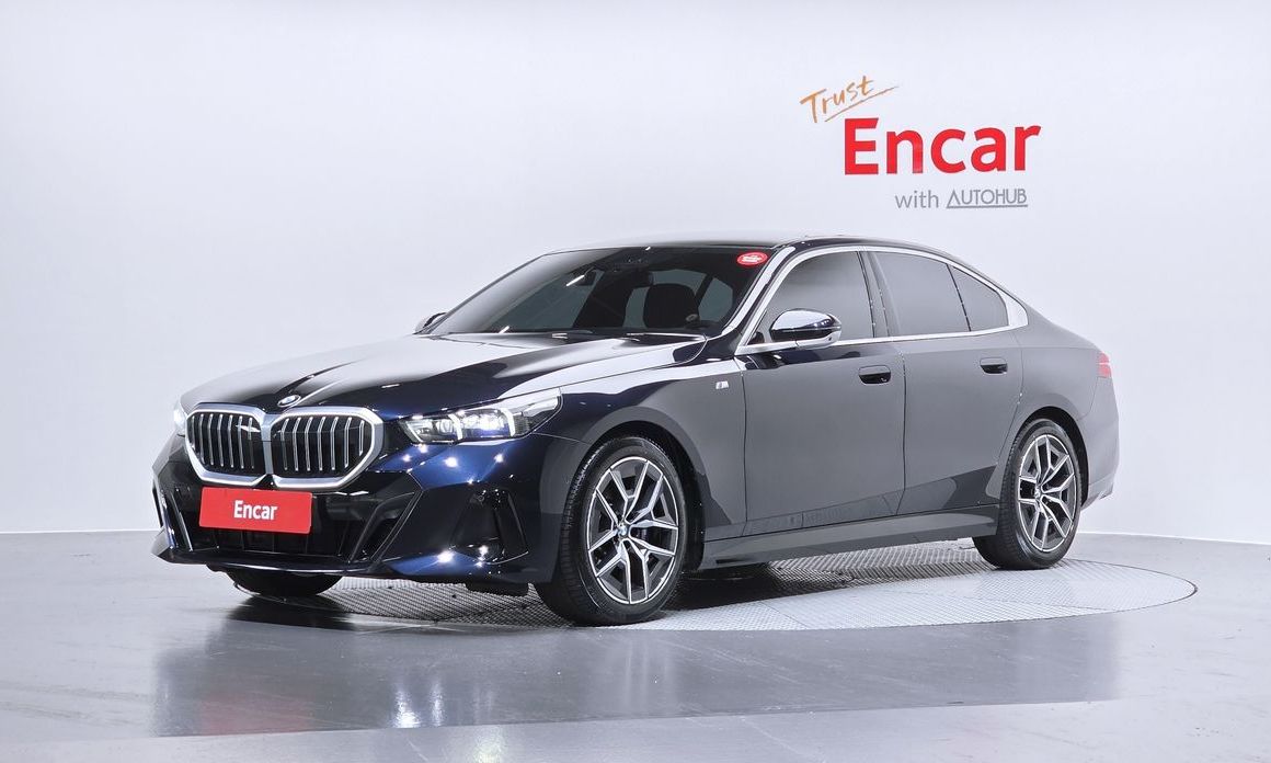 BMW 5-Series 2024