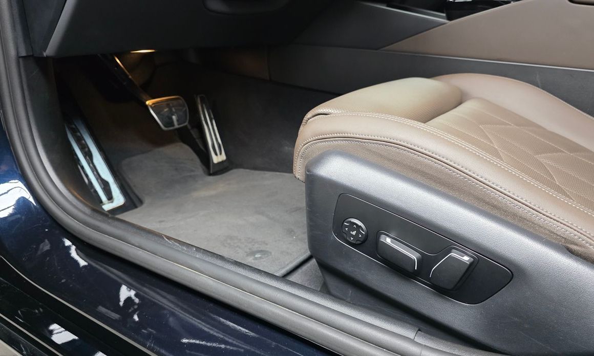 BMW 5-Series 2024