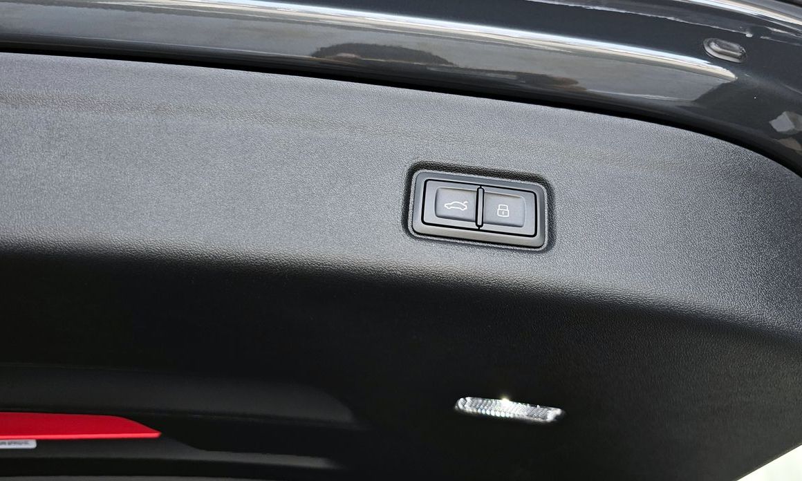 Audi Q6 e-tron 2025