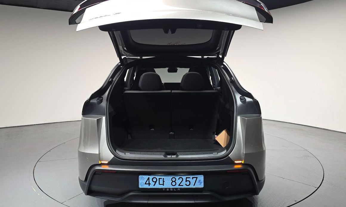 Tesla Model Y 2026