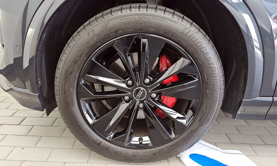 Audi Q6 e-tron 2025