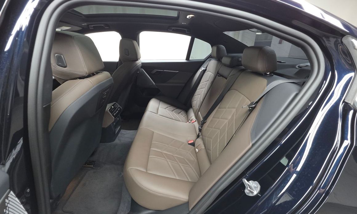 BMW 5-Series 2024