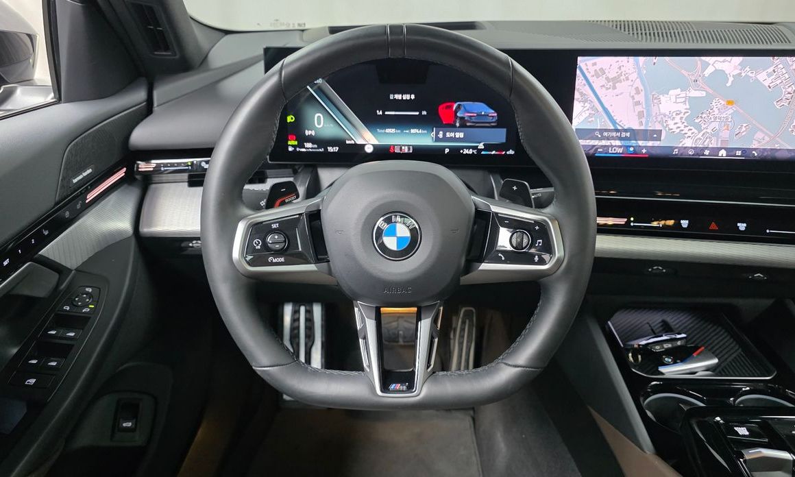 BMW 5-Series 2024