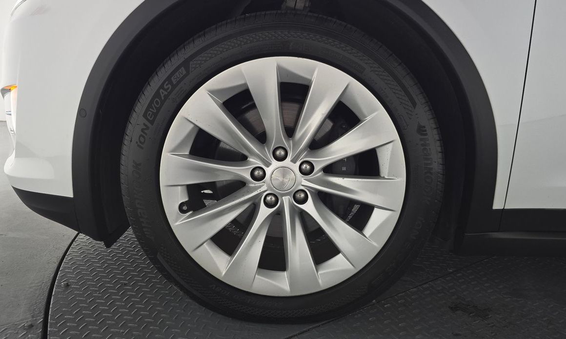 Tesla Model X 2018