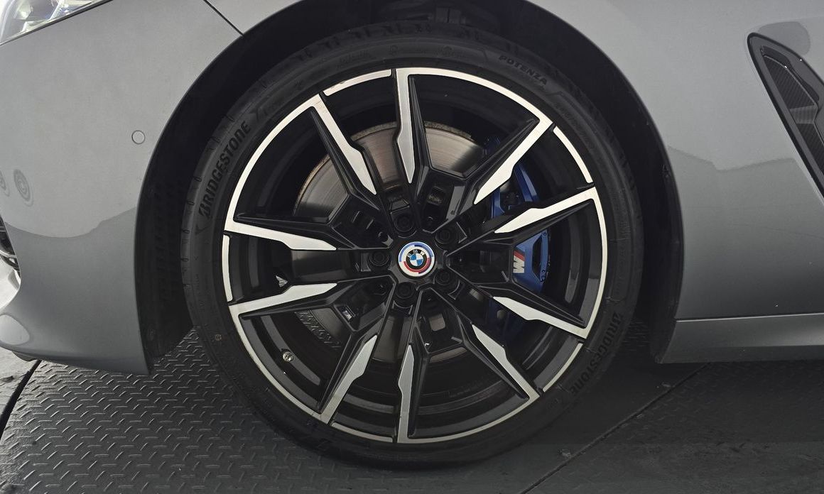 BMW 8-Series 2023