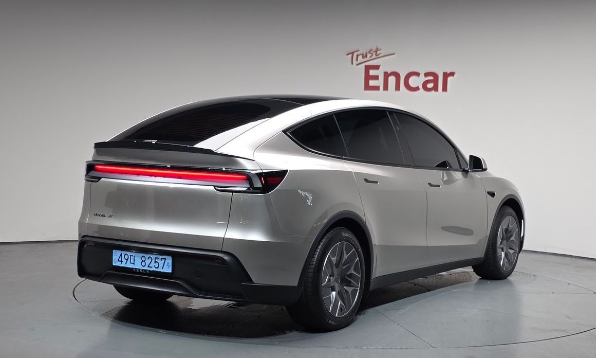 Tesla Model Y 2026