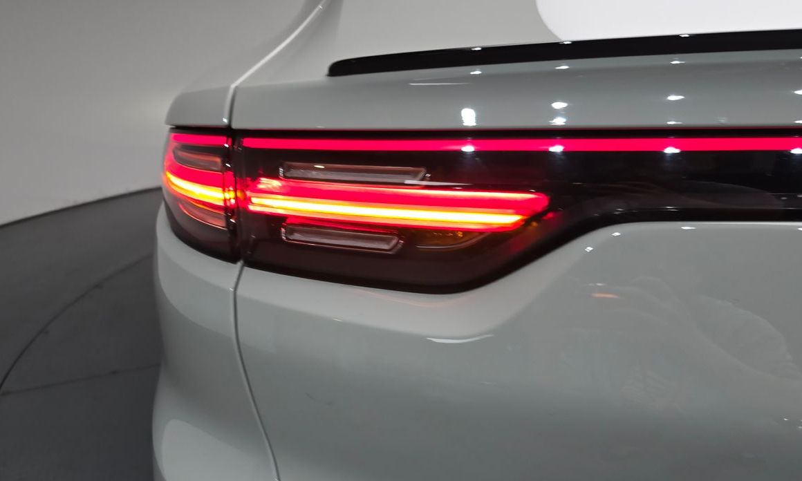 Porsche Cayenne 2021