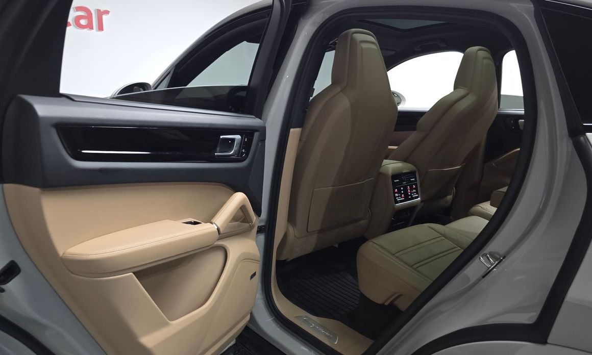 Porsche Cayenne 2021