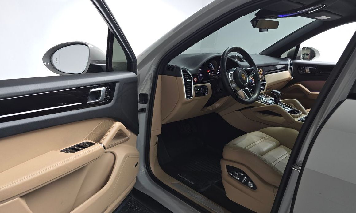 Porsche Cayenne 2021