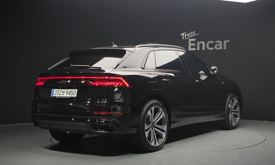 Audi Q8 2023