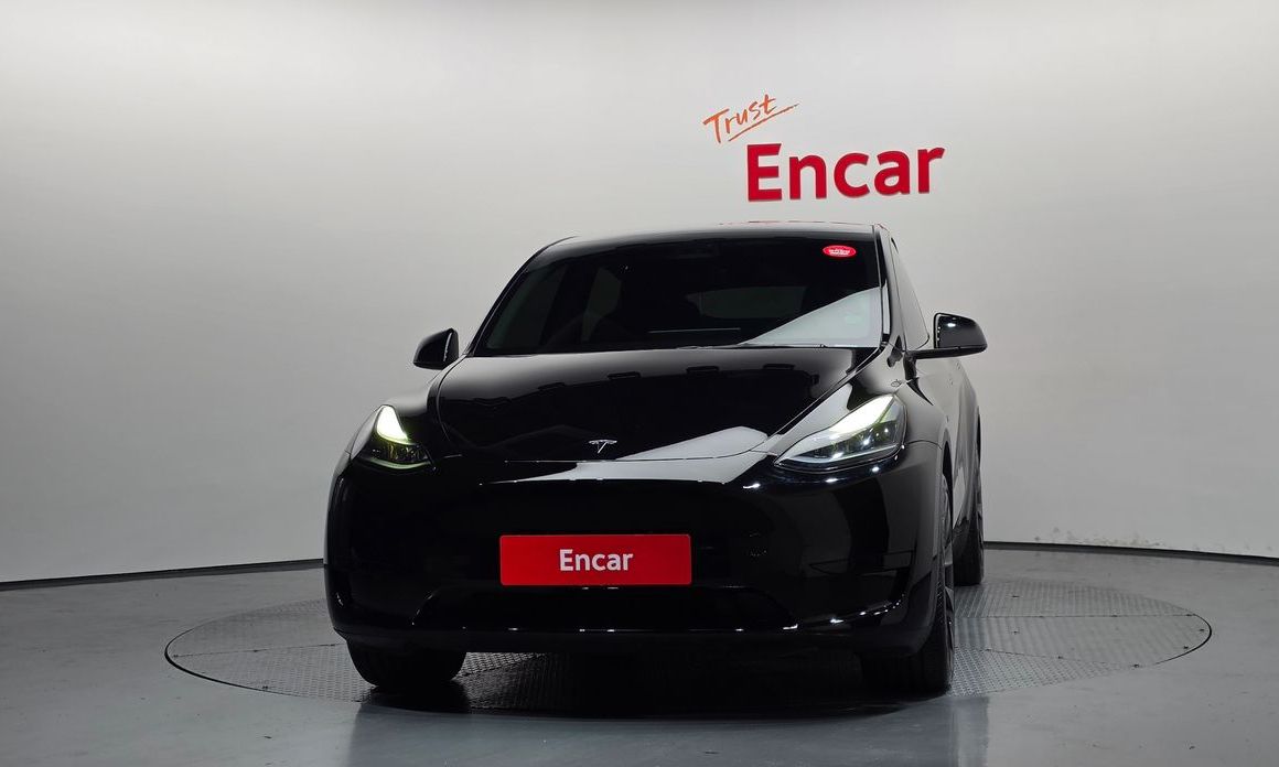 Tesla Model Y 2024