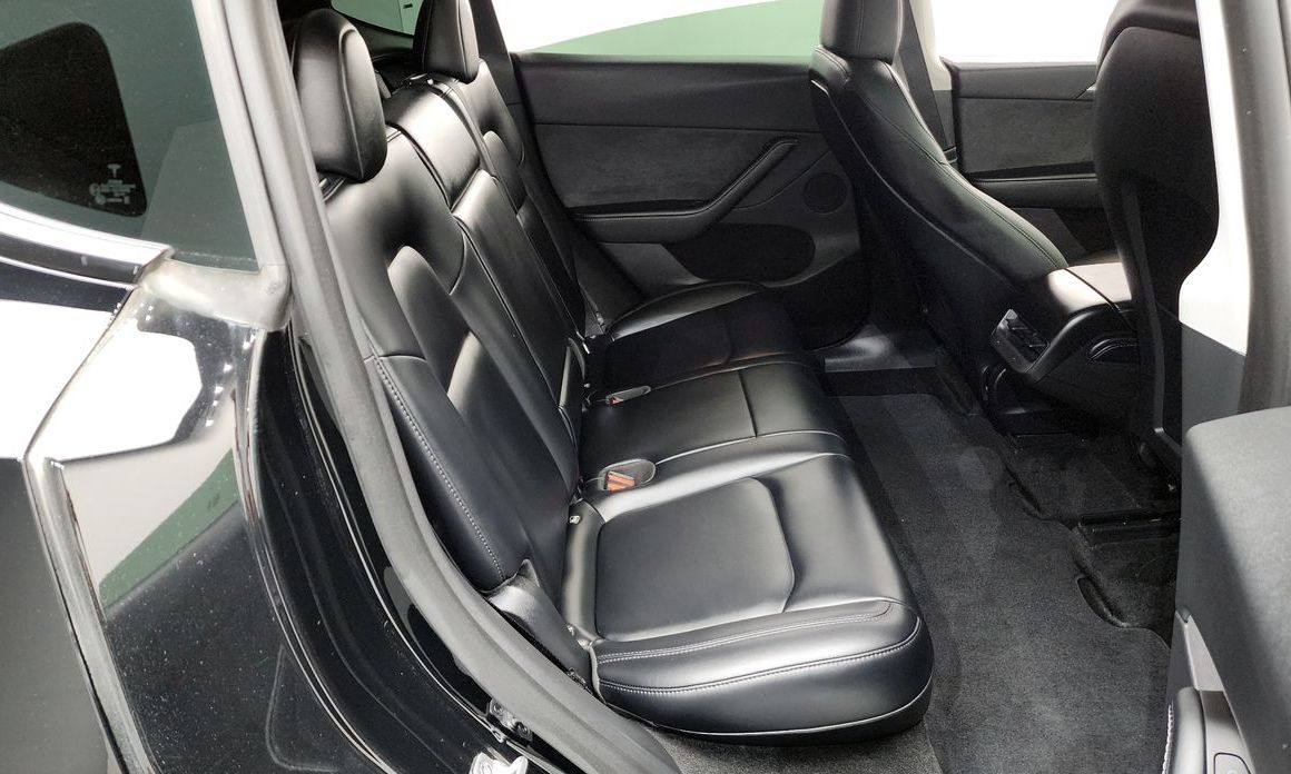 Tesla Model Y 2024