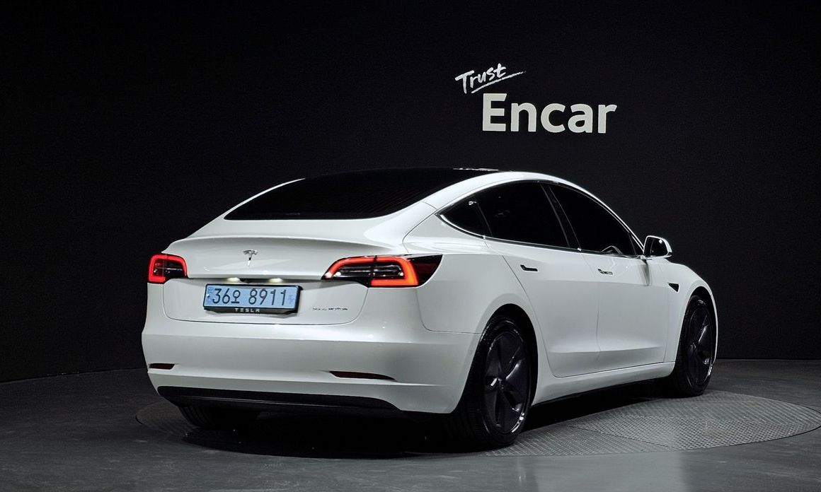 Tesla Model 3 2020