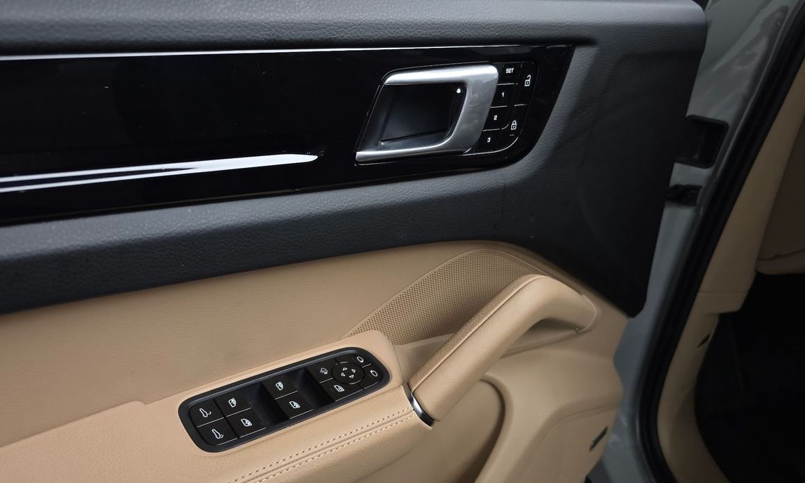 Porsche Cayenne 2021