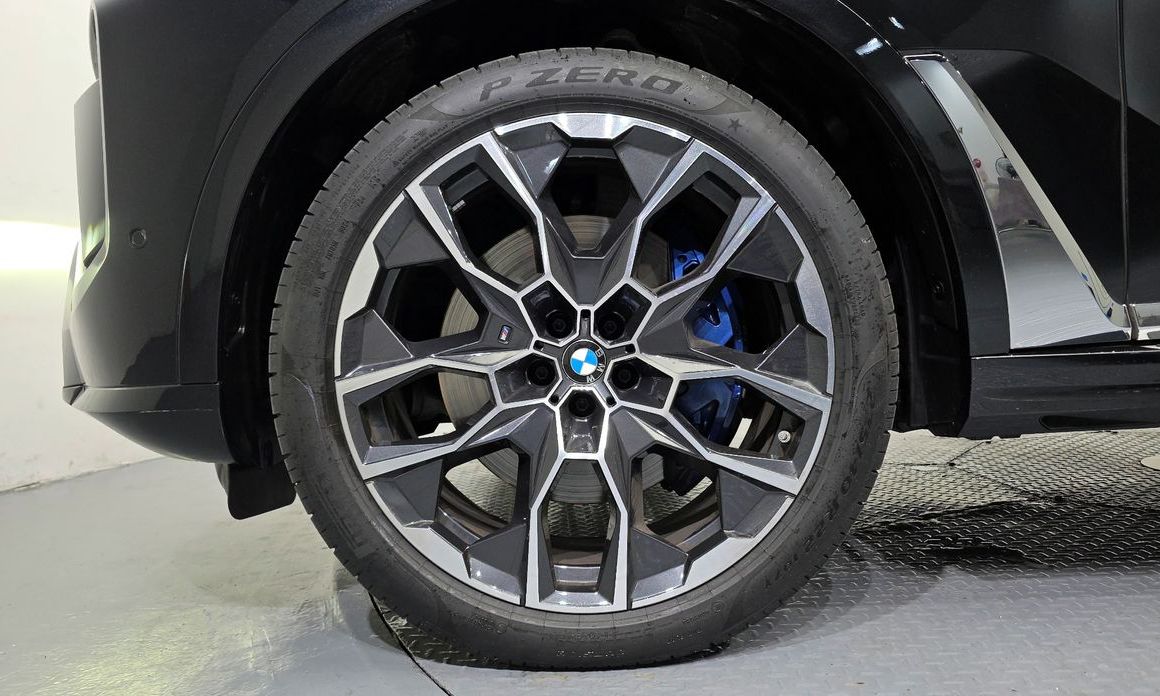 BMW X7 2025