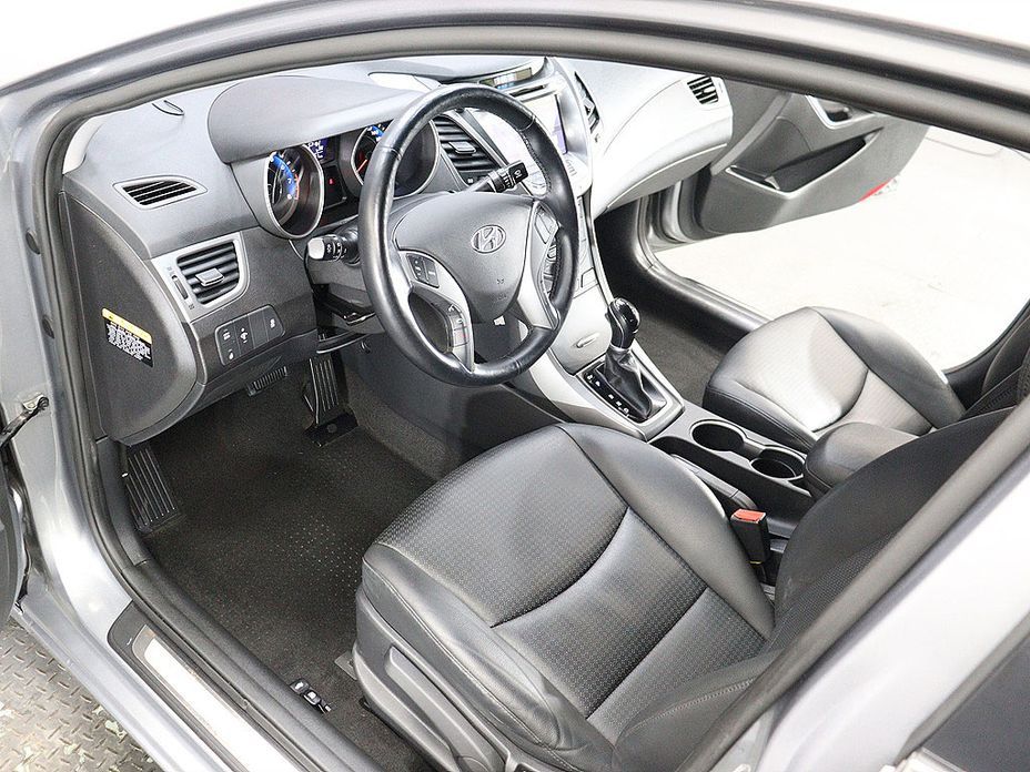 Hyundai AVANTE 2014