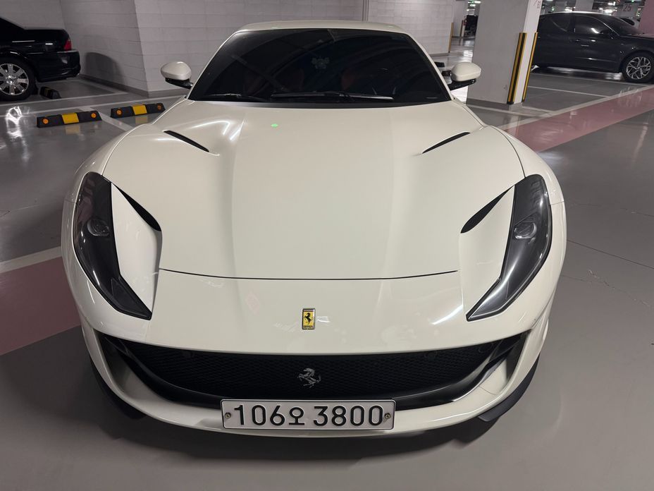 Ferrari 812 2020