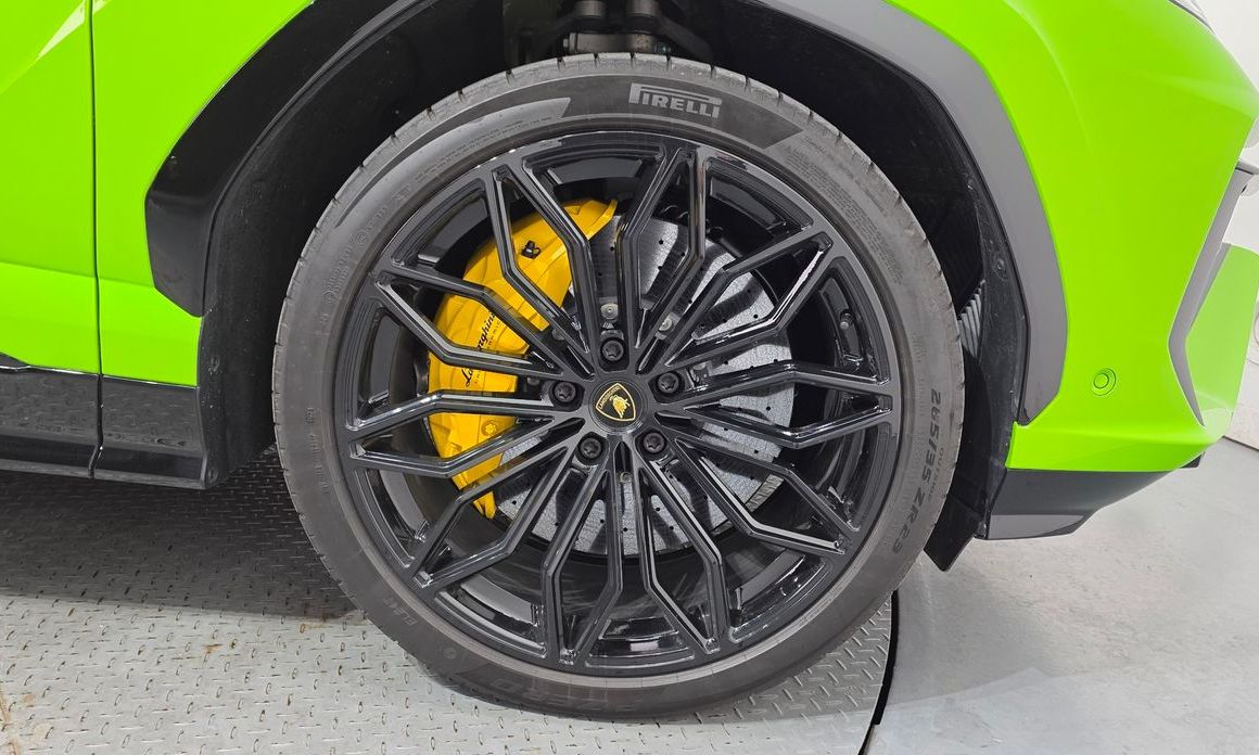 Lamborghini Urus 2025