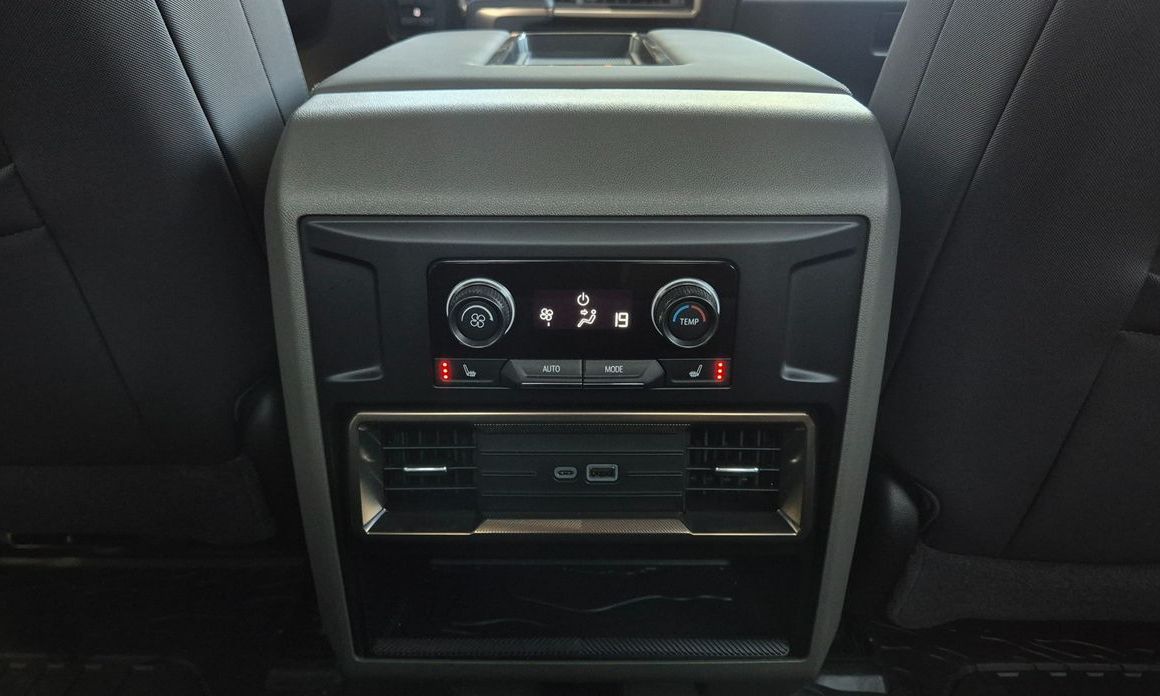 GMC Hummer EV 2025