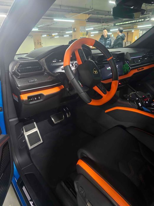 Lamborghini Urus 2025